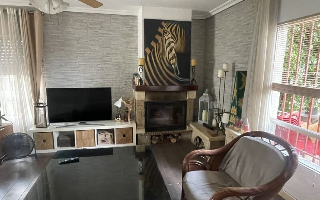 Дом в Рохалес с террасой, 4 комнаты, 172 кв.м