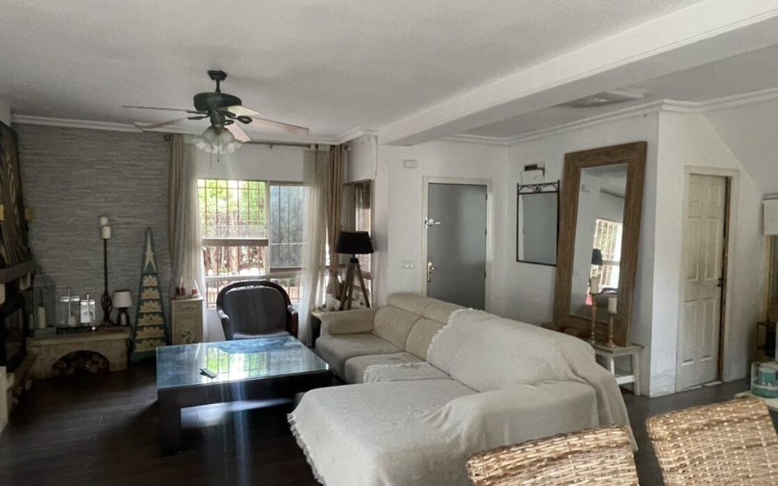 Дом в Рохалес с террасой, 4 комнаты, 172 кв.м