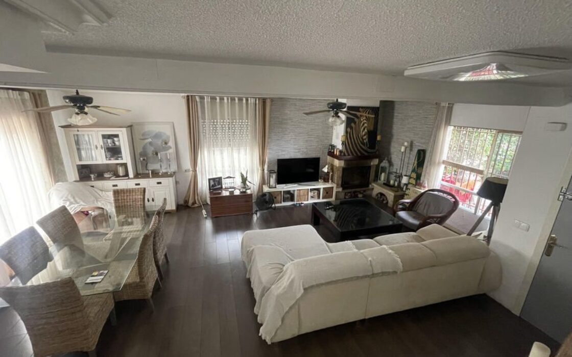 Дом в Рохалес с террасой, 4 комнаты, 172 кв.м