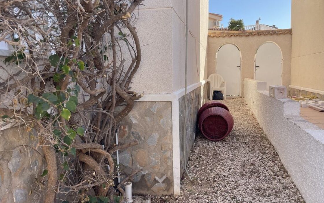 Дом в Альгорфе 4 комнаты с общим бассейном