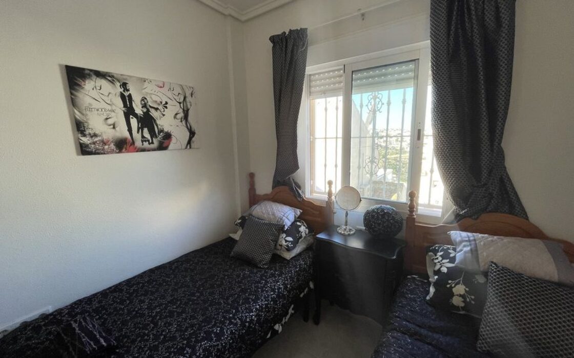 Дом в Альгорфе 4 комнаты с общим бассейном