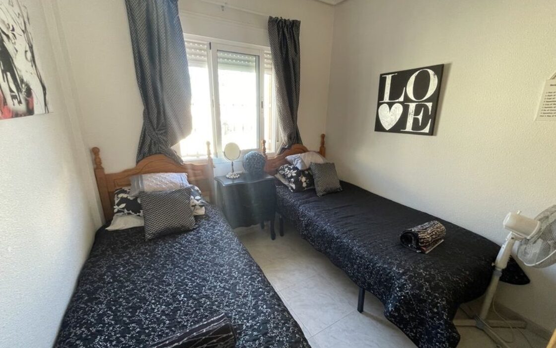 Дом в Альгорфе 4 комнаты с общим бассейном