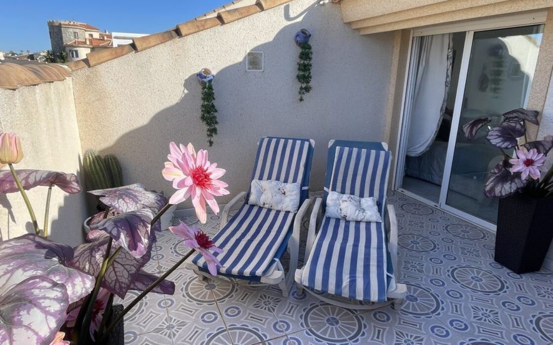 Дом в Альгорфе 4 комнаты с общим бассейном