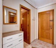 Квартира 51 кв.м с террасой в центре Торревьехи у моря