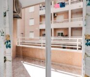 Квартира 51 кв.м с террасой в центре Торревьехи у моря