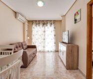 Квартира 51 кв.м с террасой в центре Торревьехи у моря