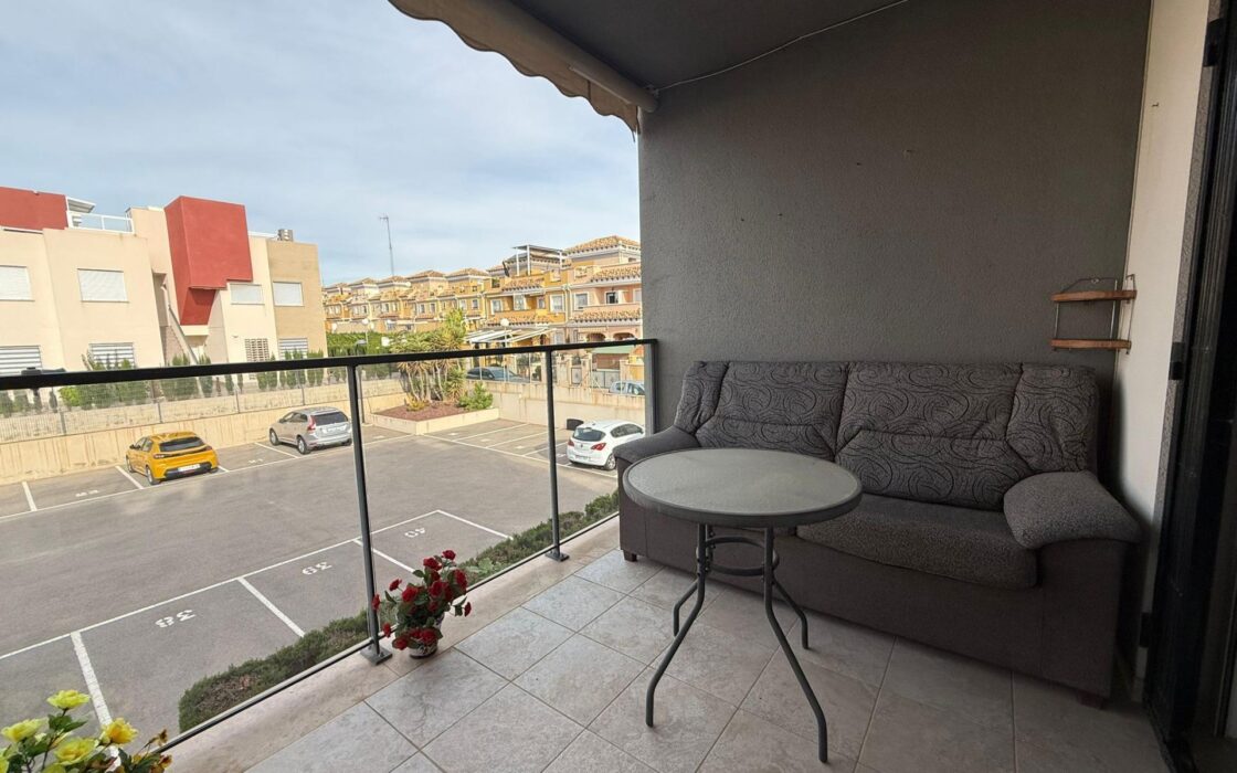 Бунгало 63 кв.м в Торревьехе у моря с террасой