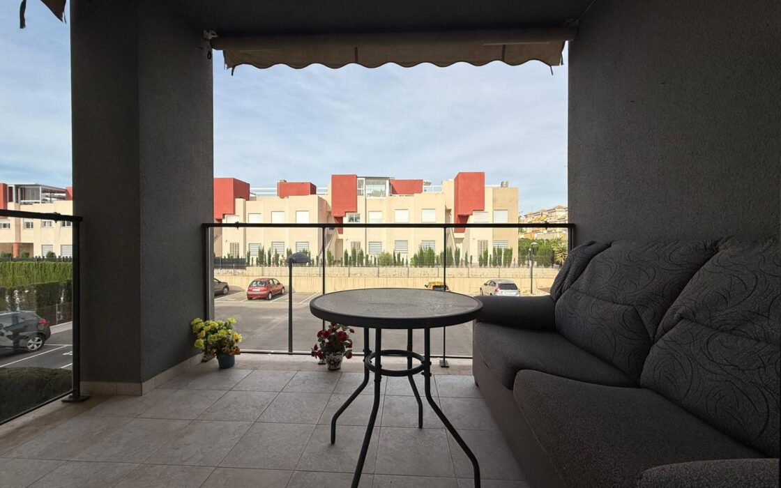 Бунгало 63 кв.м в Торревьехе у моря с террасой