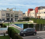 Бунгало 63 кв.м в Торревьехе у моря с террасой