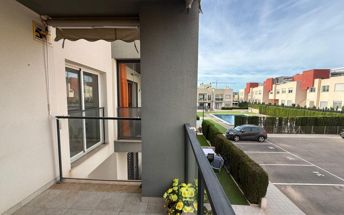 Бунгало 63 кв.м в Торревьехе у моря с террасой