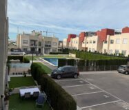 Бунгало 63 кв.м в Торревьехе у моря с террасой