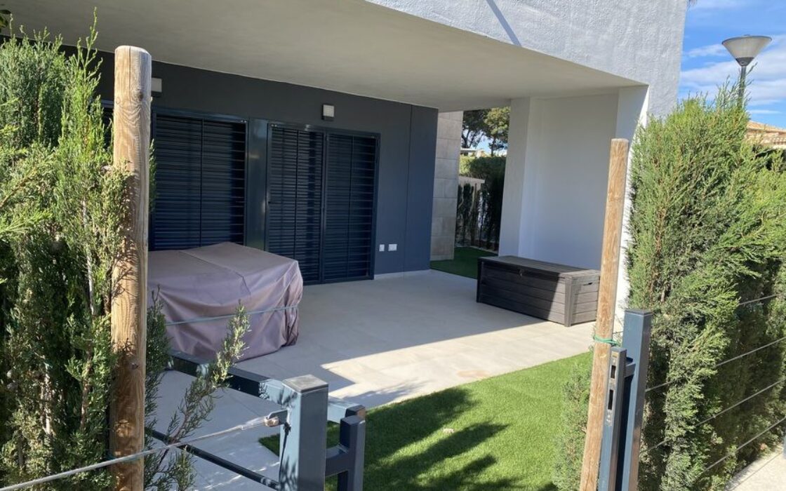 Апартаменты в Ориуэла Коста с бассейном, 3 спальни