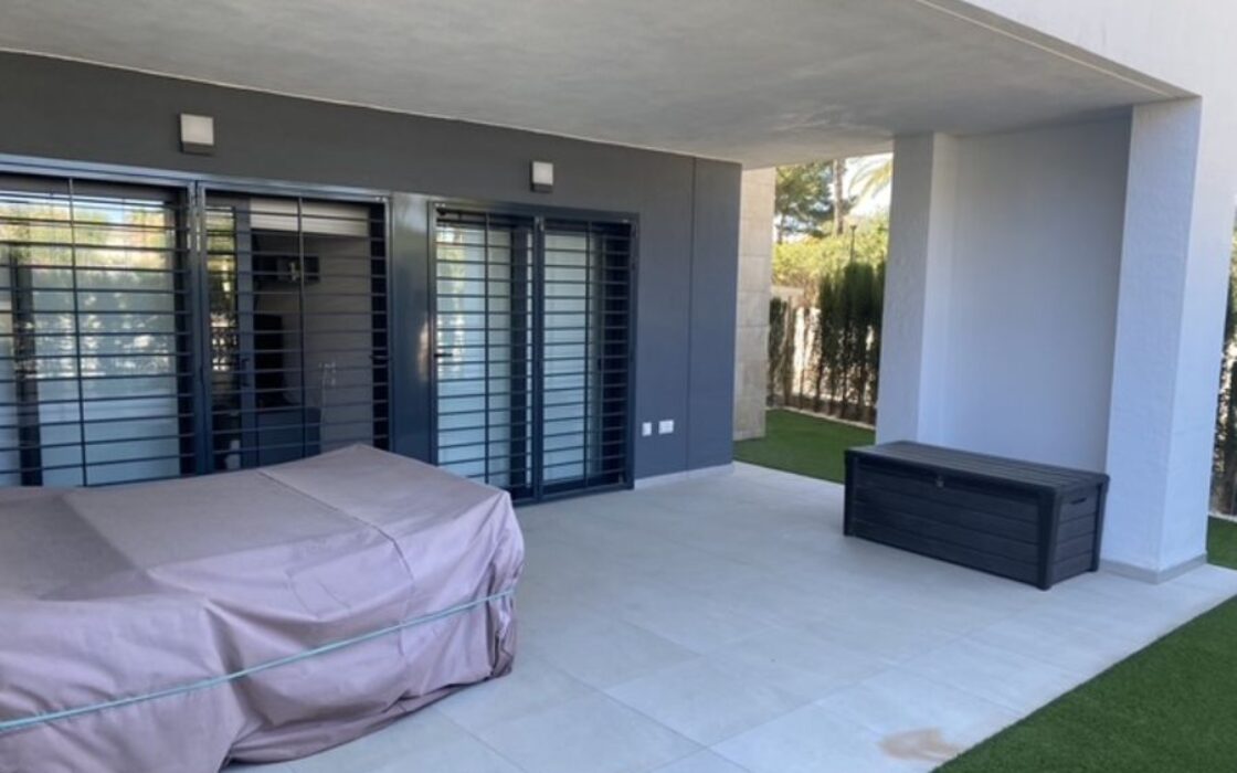 Апартаменты в Ориуэла Коста с бассейном, 3 спальни