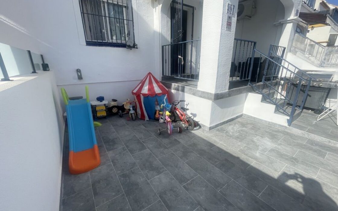 Апартаменты 4 комнаты в Аликанте с общим бассейном