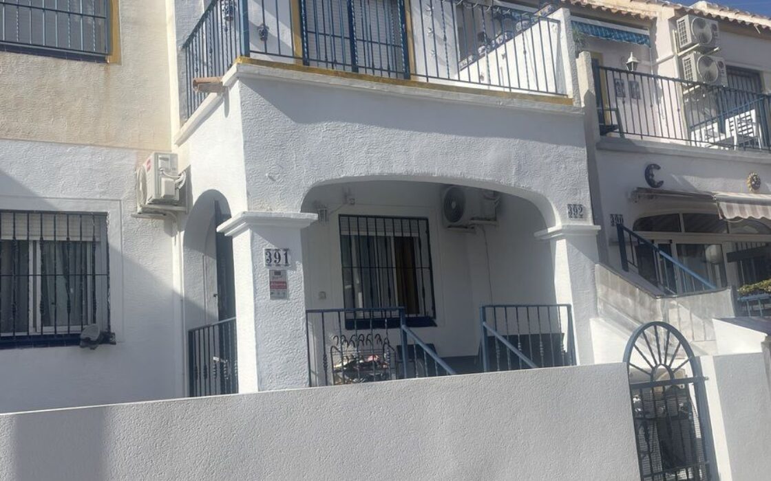 Апартаменты 4 комнаты в Аликанте с общим бассейном