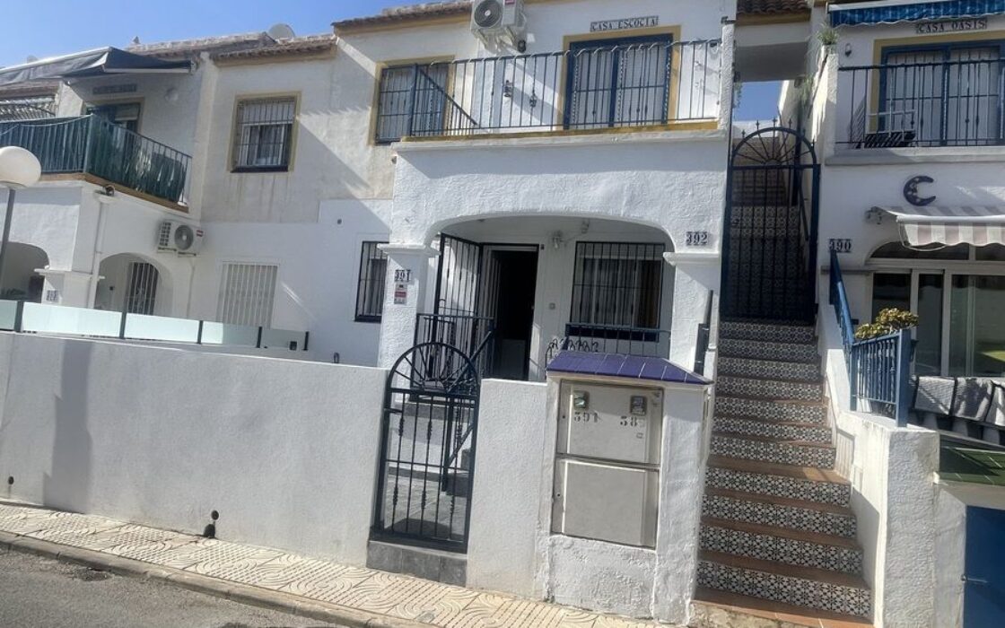 Апартаменты 4 комнаты в Аликанте с общим бассейном