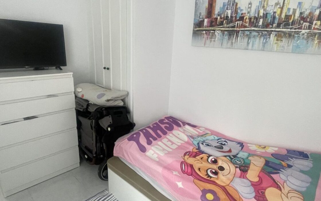 Апартаменты 4 комнаты в Аликанте с общим бассейном