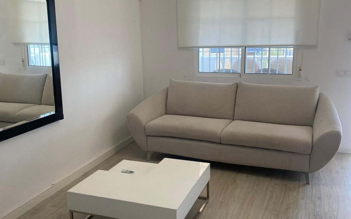 Бунгало в Торревьехе с террасой и видом на море