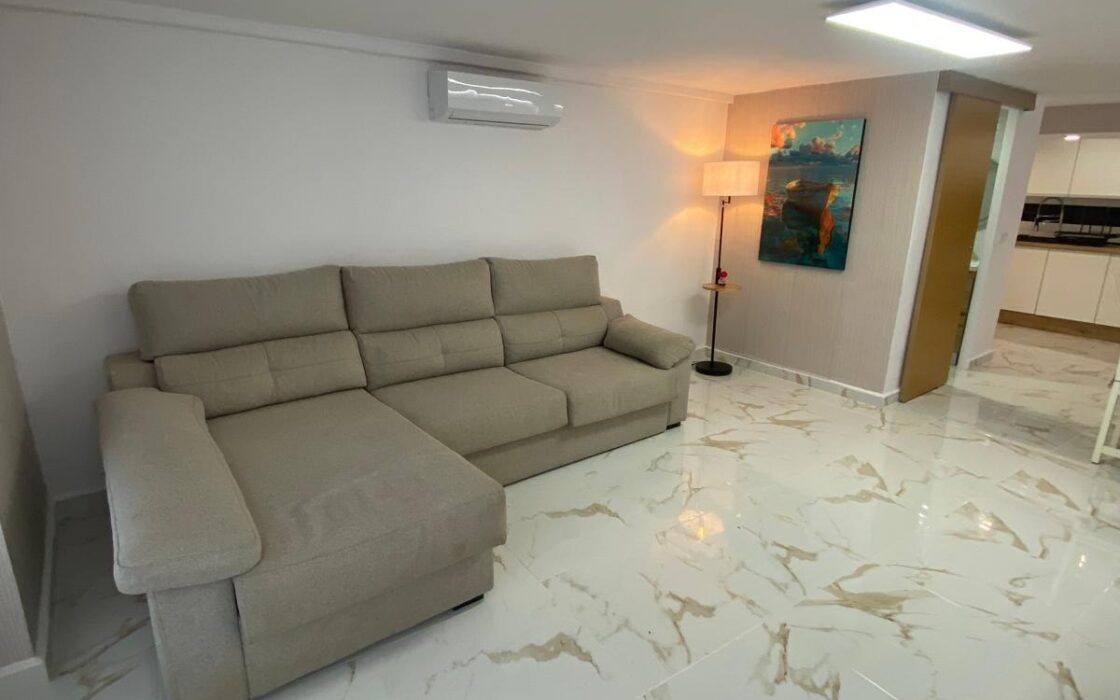 Бунгало в Торревьехе с террасой и видом на море