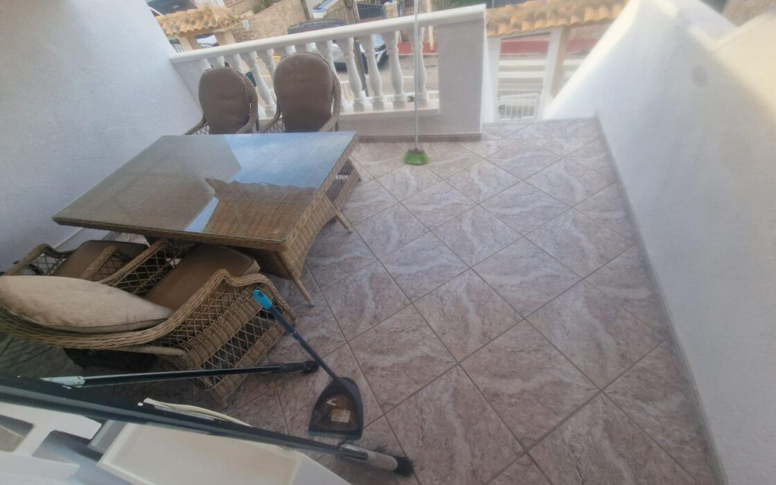 Бунгало в Торревьехе с террасой и видом на море