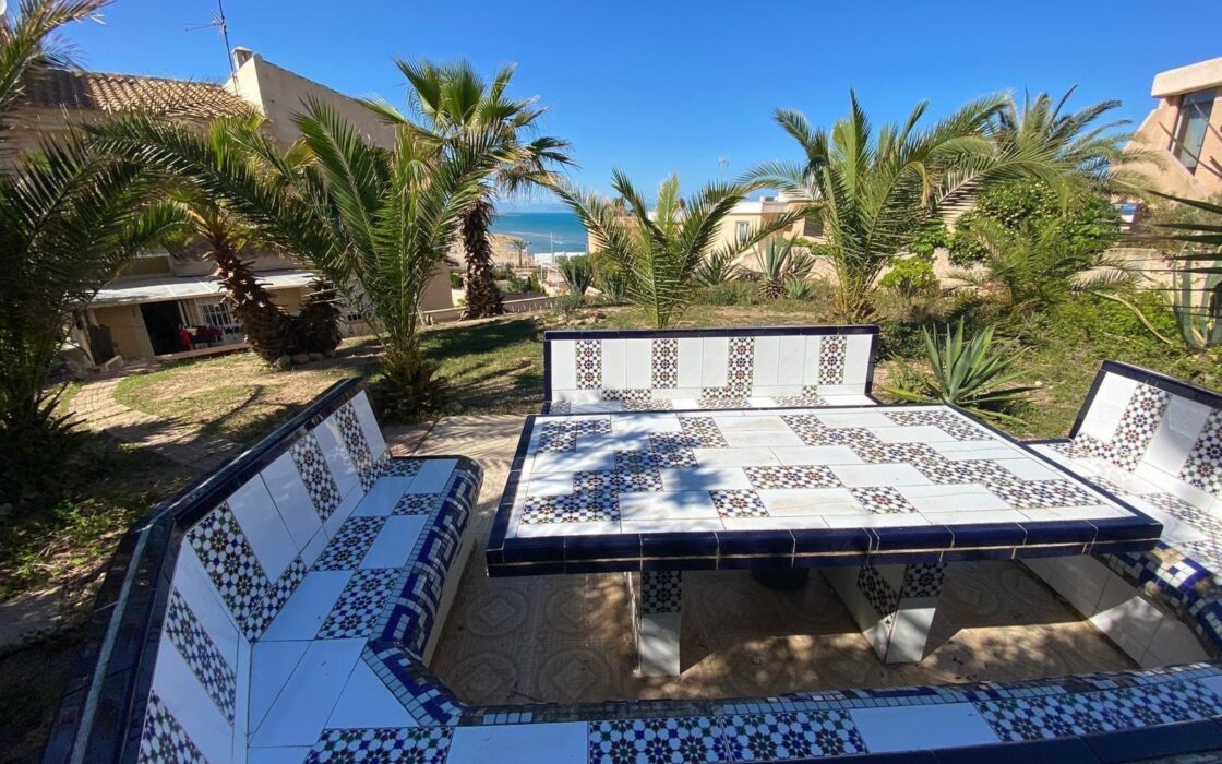 Бунгало в Торревьехе с террасой и видом на море