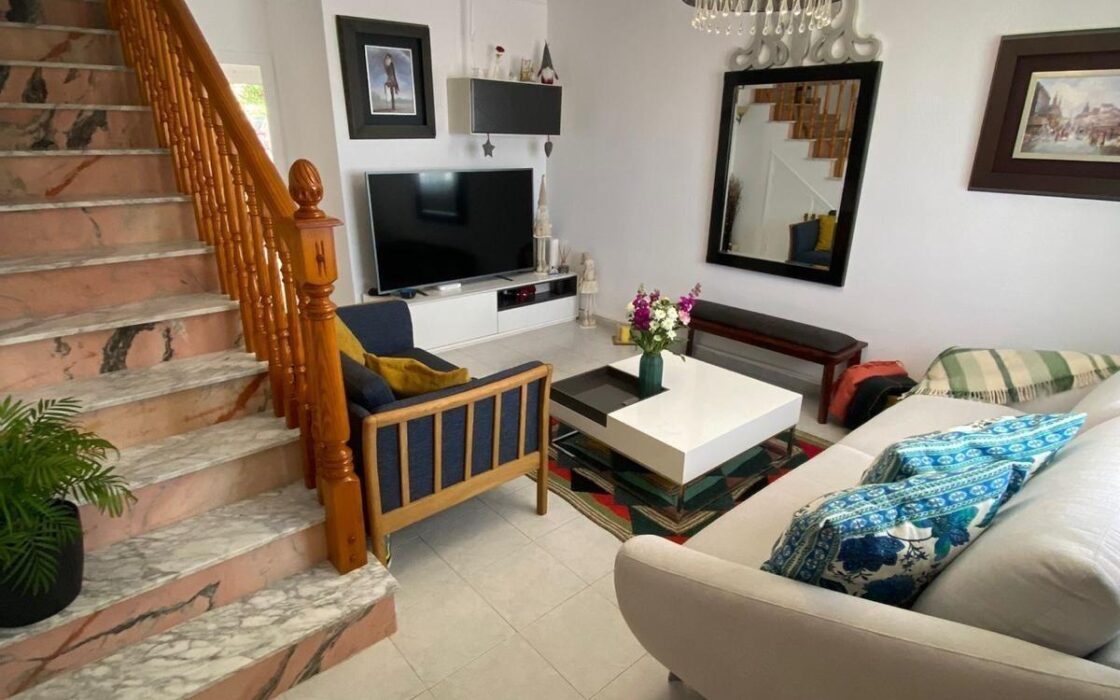 Бунгало в Торревьехе с террасой и видом на море