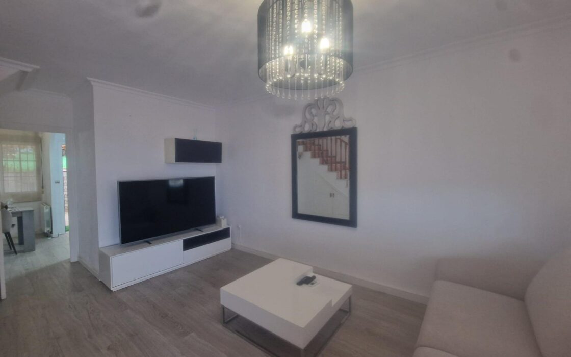 Бунгало в Торревьехе с террасой и видом на море