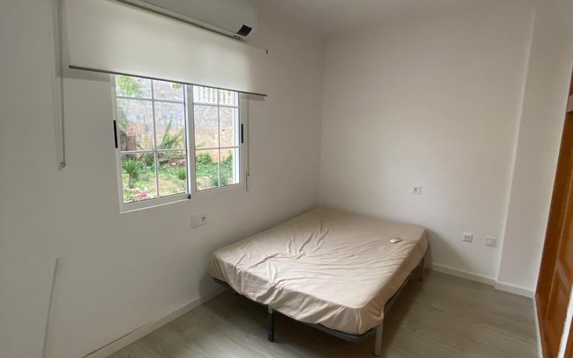 Бунгало в Торревьехе с террасой и видом на море