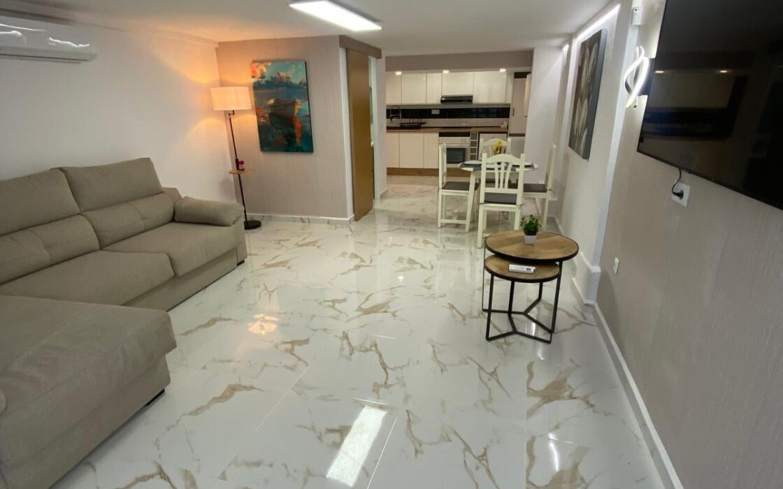 Бунгало в Торревьехе с террасой и видом на море