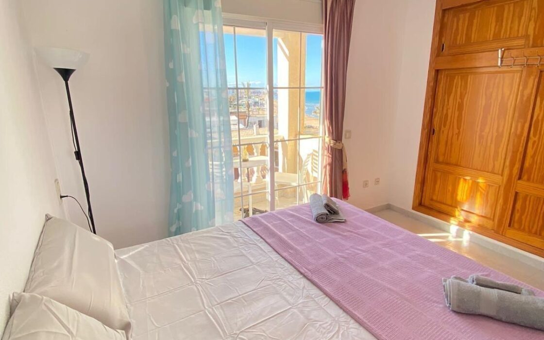 Бунгало в Торревьехе с террасой и видом на море