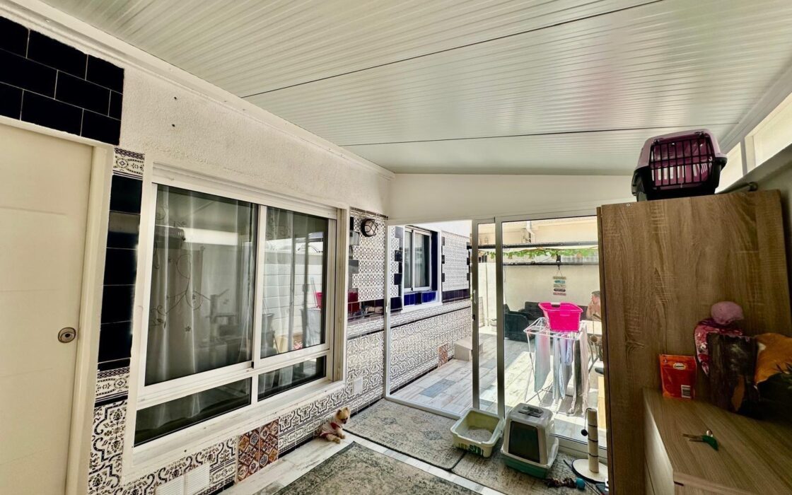 Бунгало в Торревьехе 95 кв.м с бассейном и террасой