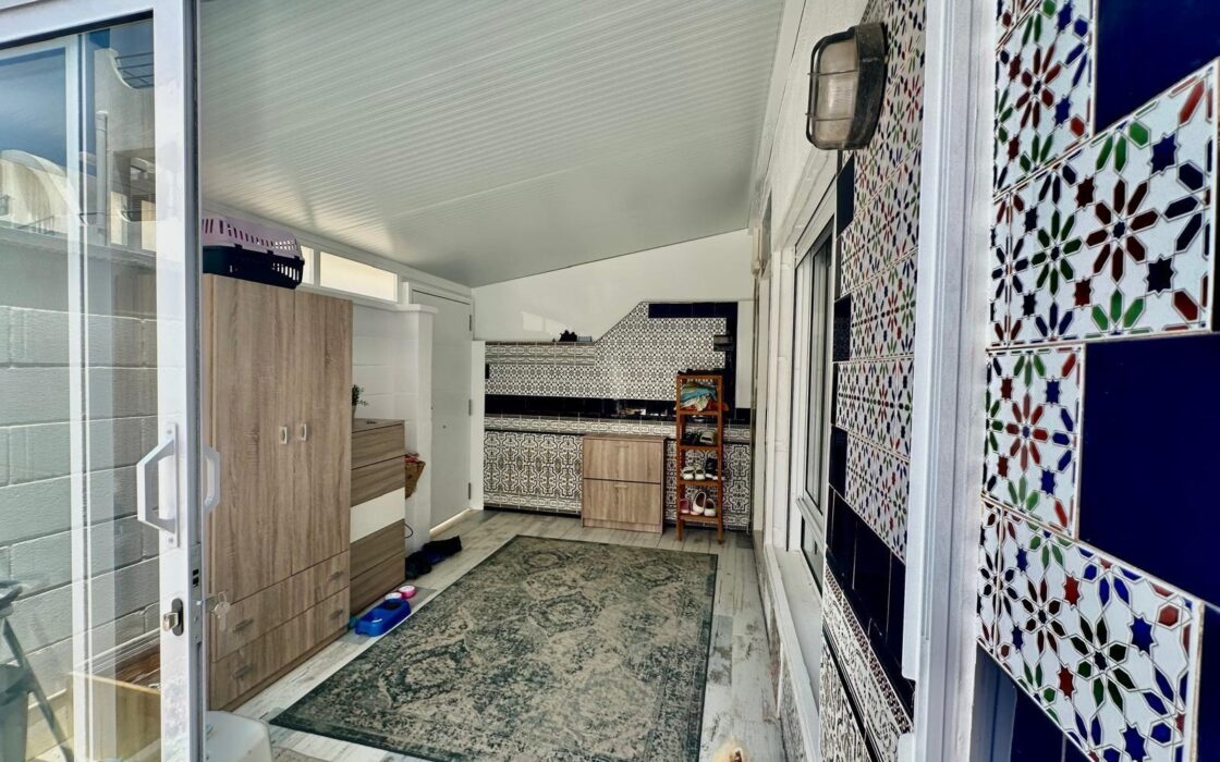 Бунгало в Торревьехе 95 кв.м с бассейном и террасой