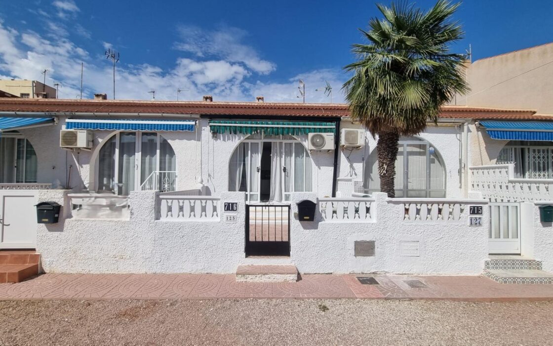 Бунгало 1 комната в Торревьехе 43 кв.м с террасой 16 кв.м