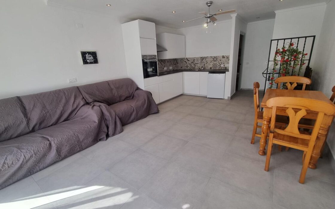 Бунгало 1 комната в Торревьехе 43 кв.м с террасой 16 кв.м