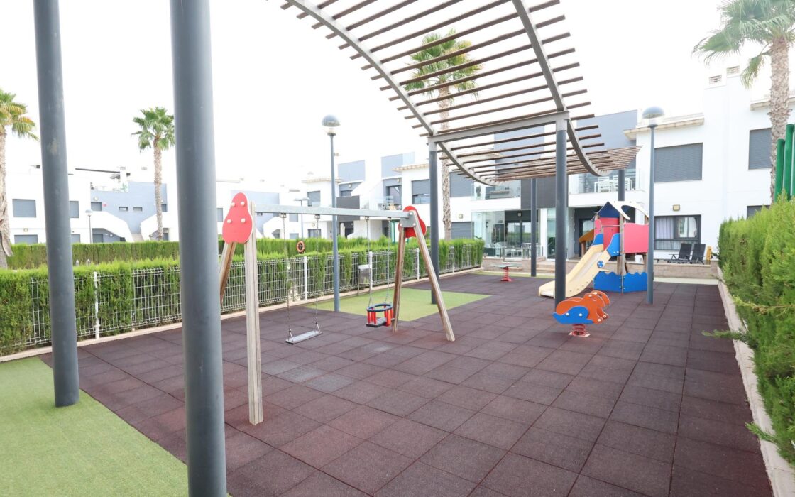 Бунгало в Пилар де ла Орадада с террасой 70 кв.м у моря