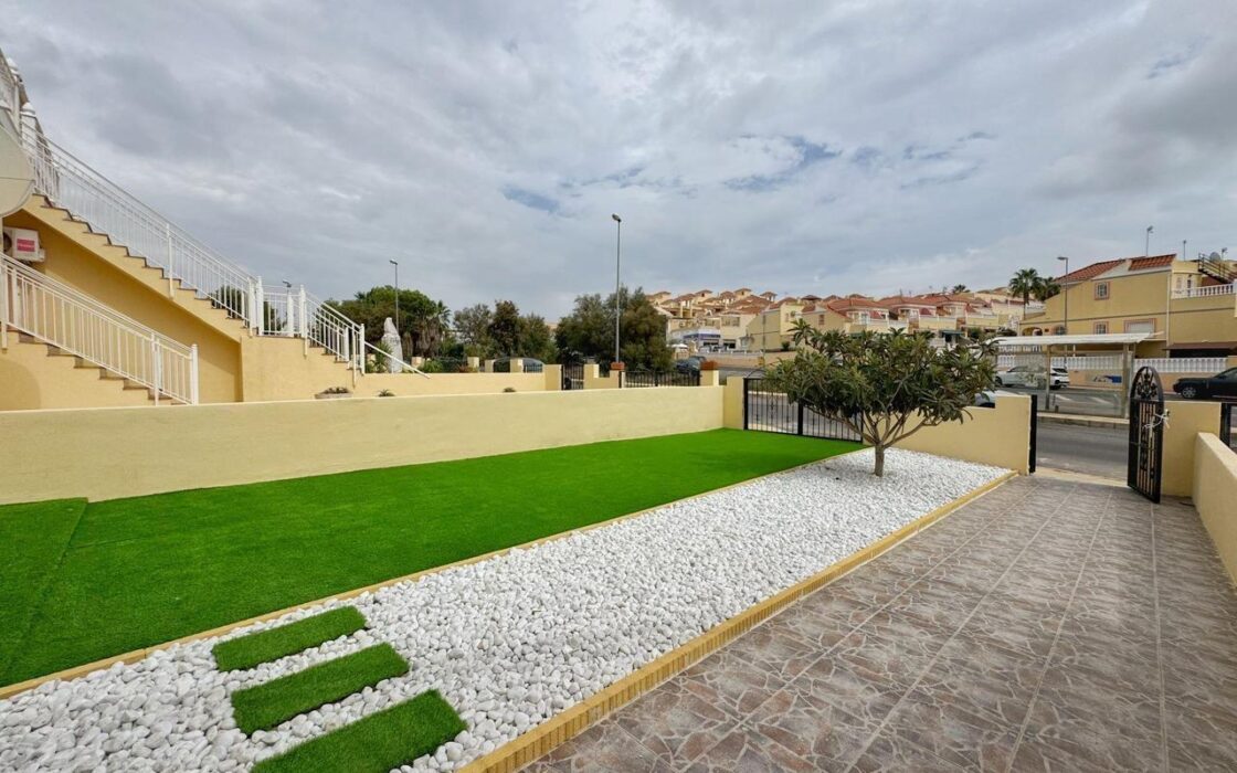 Бунгало 3 спальни в Ориуэла Коста с бассейном 69 кв.м