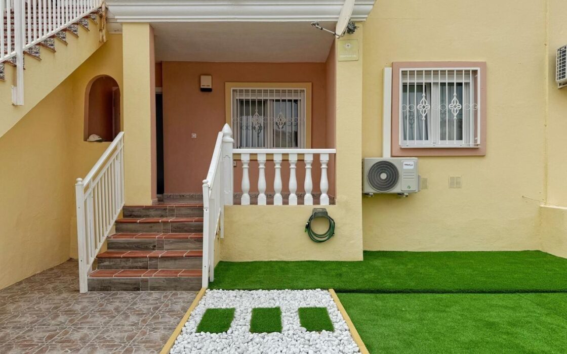 Бунгало 3 спальни в Ориуэла Коста с бассейном 69 кв.м