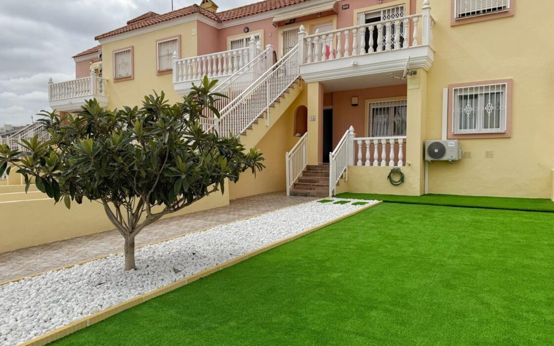 Бунгало 3 спальни в Ориуэла Коста с бассейном 69 кв.м