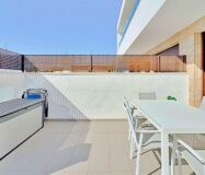 Бунгало 113 кв.м с террасой в Торревьехе у моря