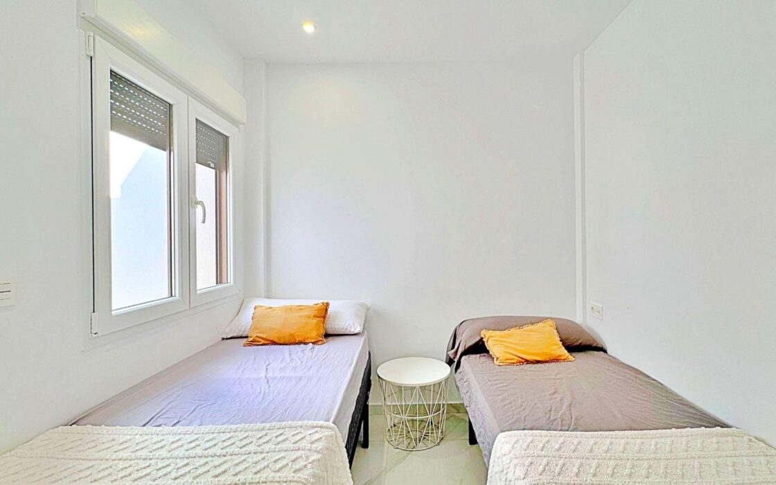 Бунгало 113 кв.м с террасой в Торревьехе у моря