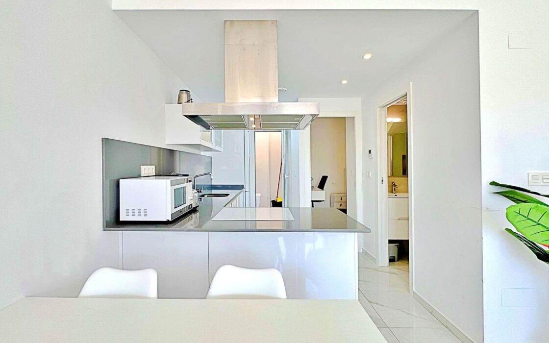 Бунгало 113 кв.м с террасой в Торревьехе у моря