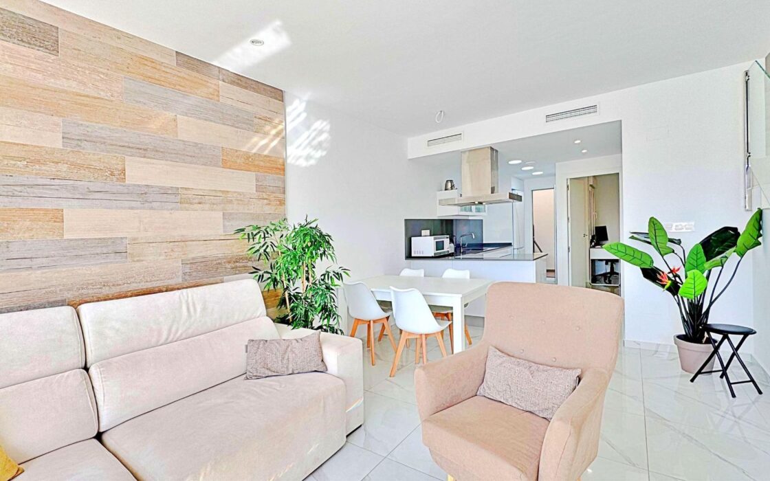 Бунгало 113 кв.м с террасой в Торревьехе у моря