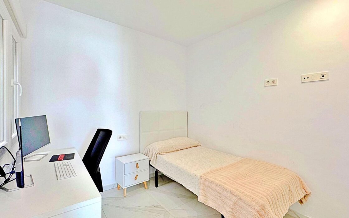 Бунгало 113 кв.м с террасой в Торревьехе у моря