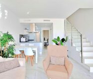 Бунгало 113 кв.м с террасой в Торревьехе у моря