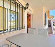 Бунгало 3 комнаты в Ориуэла Коста 650 м до моря