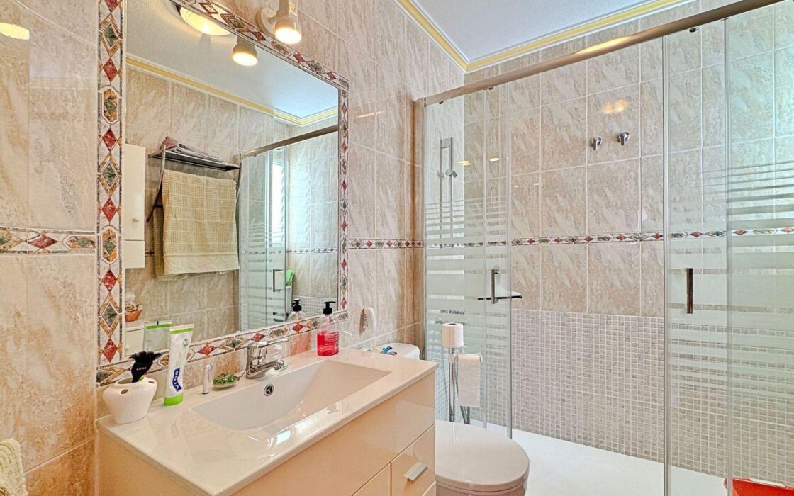 Бунгало 3 комнаты в Ориуэла Коста 650 м до моря