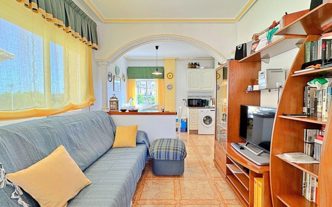 Бунгало 3 комнаты в Ориуэла Коста 650 м до моря