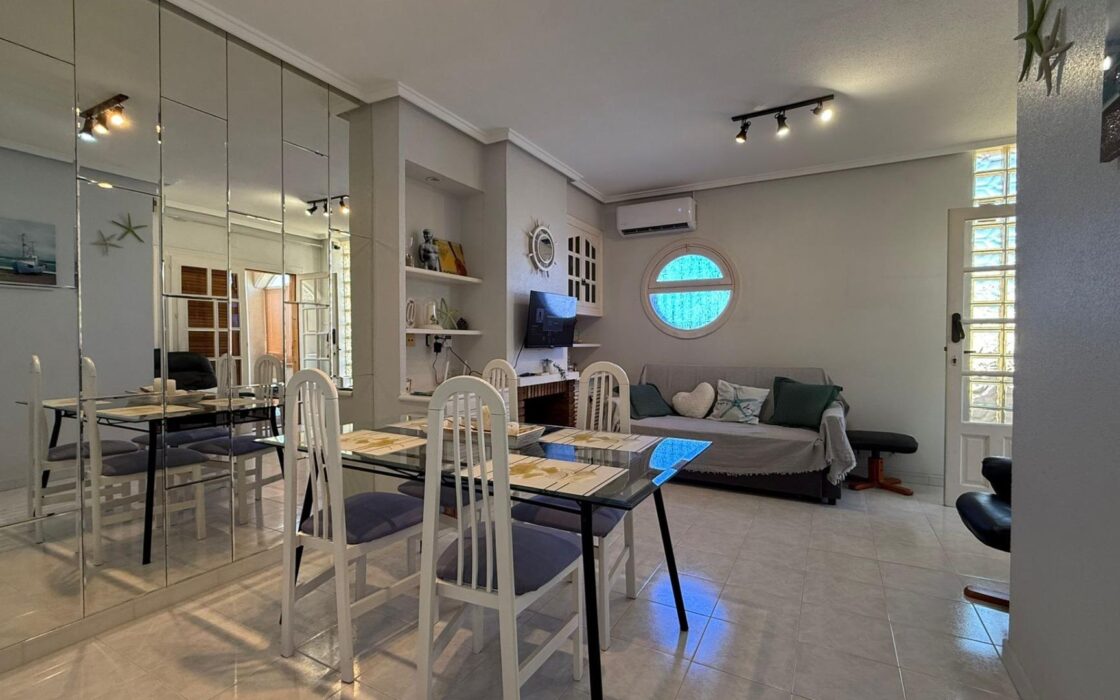 Бунгало в Торревьехе, 55 кв.м, 2 спальни, у моря