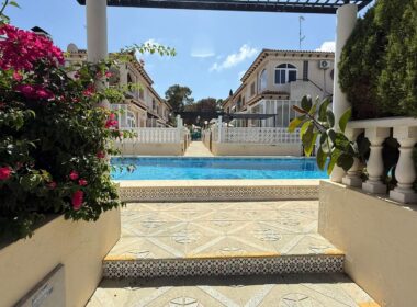 Бунгало в Торревьехе, 55 кв.м, 2 спальни, у моря