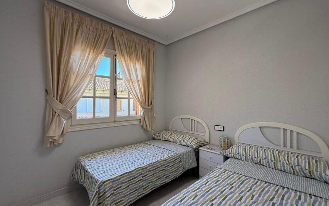 Бунгало в Торревьехе, 55 кв.м, 2 спальни, у моря